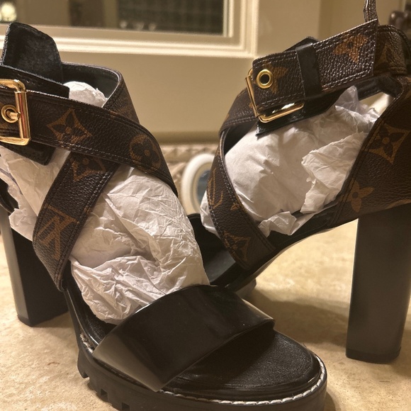 Very stylish inspired block heels platform - Picture 3 of 15